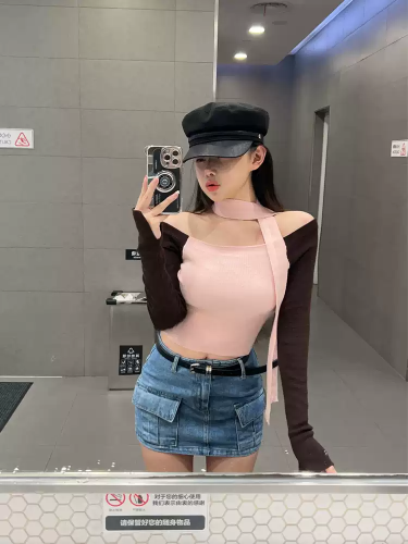 Hot girl style design contrasting one-line collar long-sleeved sweater for women autumn new slim fit short top