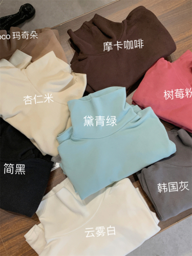 Actual shot of warm, comfortable, skin-friendly and warm autumn and winter delicate thickened solid color pile collar half turtleneck bottoming shirt