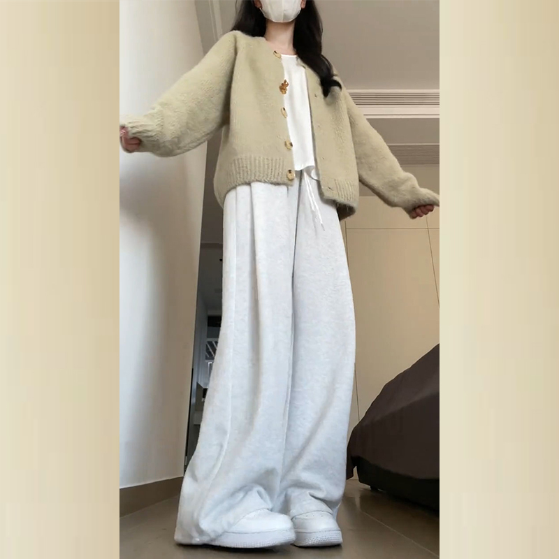 2023 new tea-style autumn clothes for small people with a complete set of women's early autumn slimming and flesh-covering casual two-piece sets