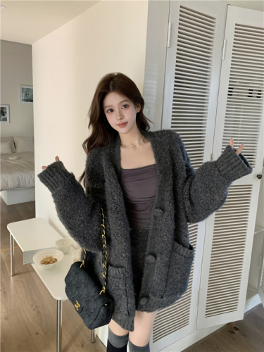 Real shot of Korean style and versatile knitted cardigan jacket + gray skirt two-piece set