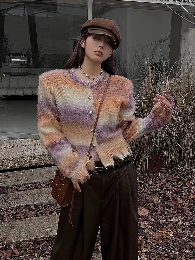 Esu original design 2023 early autumn new style lazy style soft waxy sweater for women contrasting candy color knitted jacket