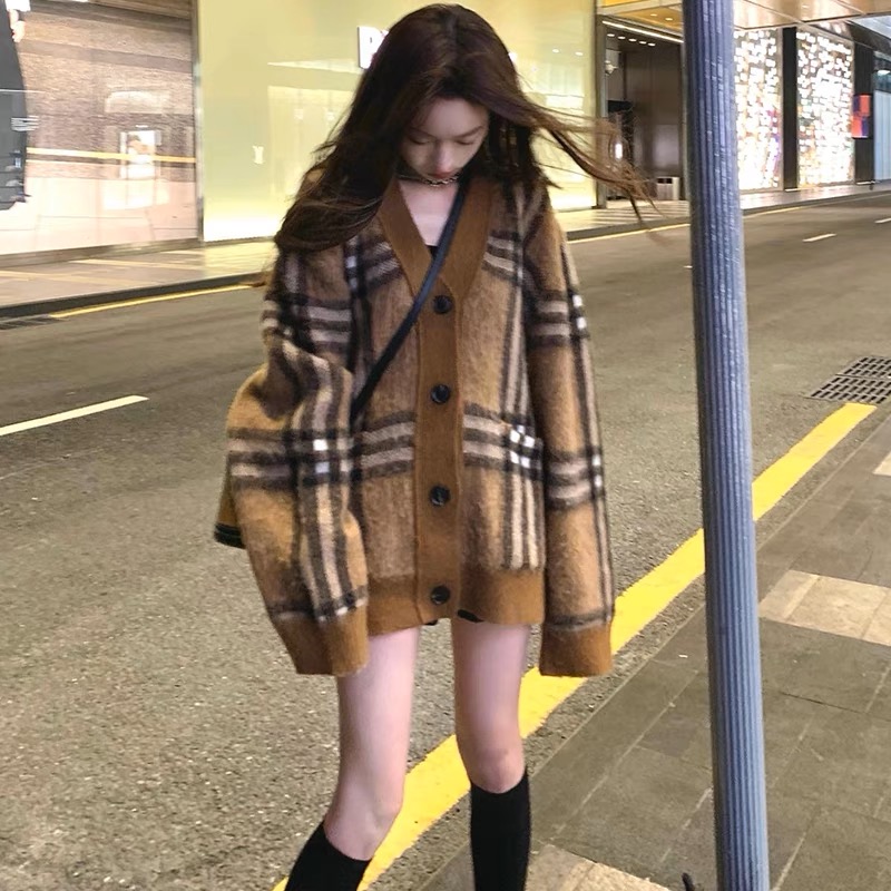 秋冬新款小眾設計撞色拼接慵懶風寬鬆軟糯V領針織開衫女