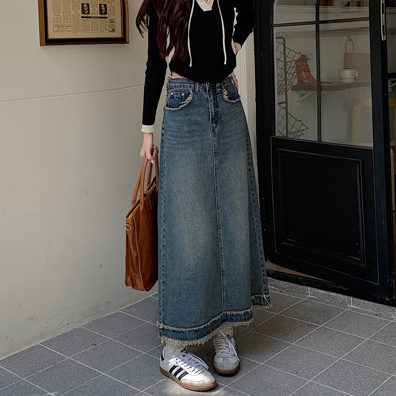 Casual back slit denim skirt for women 2023 spring and summer new style mid-length retro high waist hip skirt