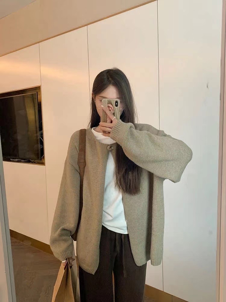 烏77奶fufu慵懶風圓領毛衣外套女韓版秋冬寬鬆百搭一粒扣內搭開衫