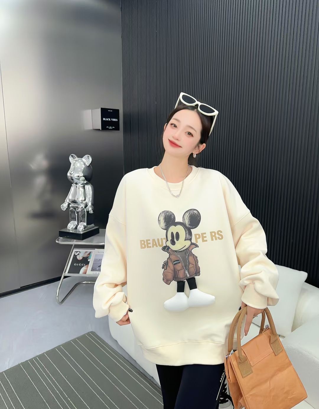 2023 autumn and winter plus velvet thick cartoon Mickey three-dimensional loose pullover large version age-reducing sweatshirt for women