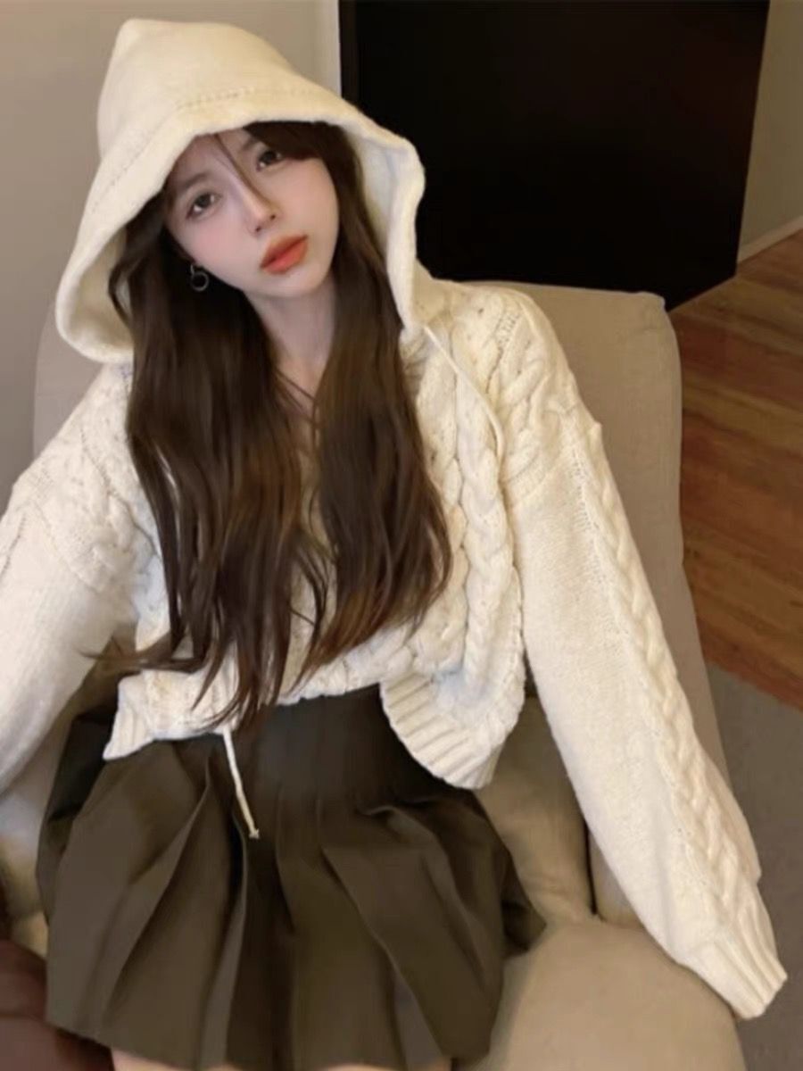 早秋女裝2023年新款慵懶風麻花毛衣設計感小眾連帽短款針織衫上衣