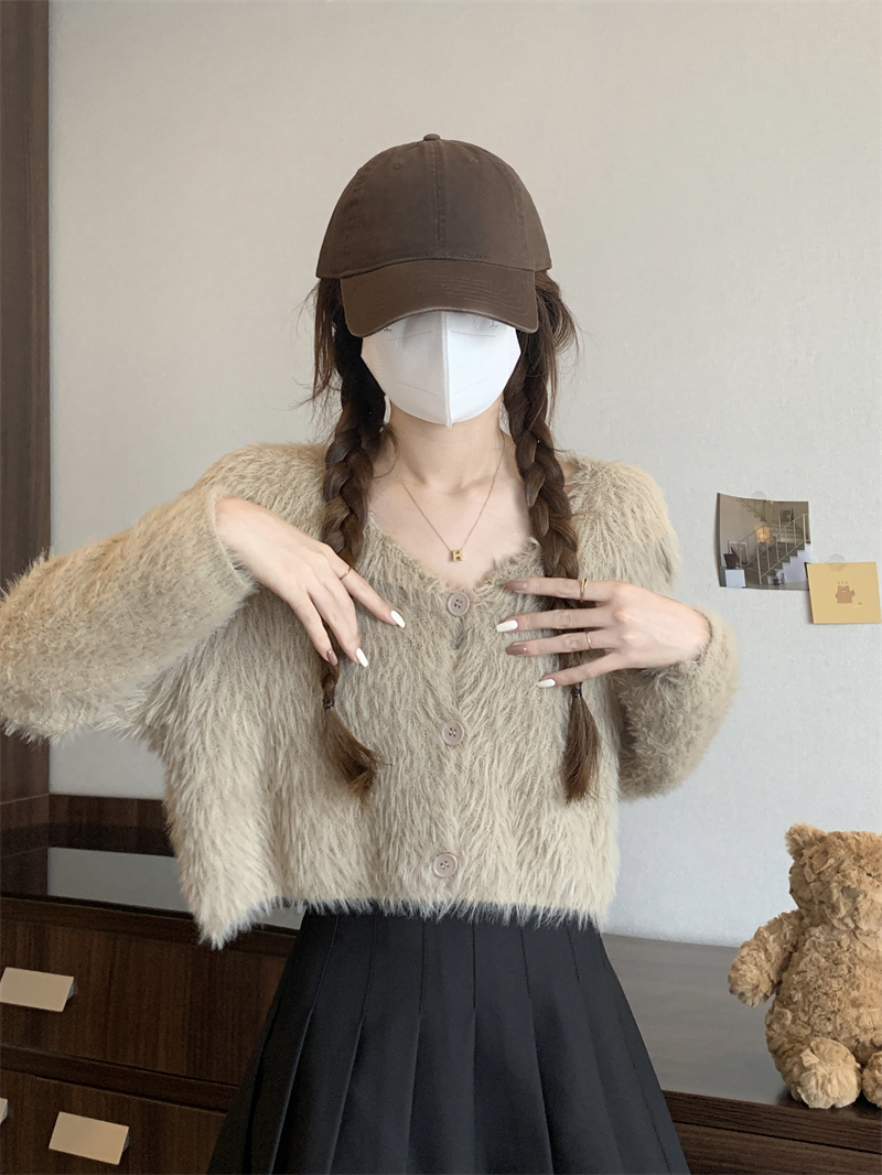 Actual shot of retro irregular design single-row faux mink short cardigan sweater