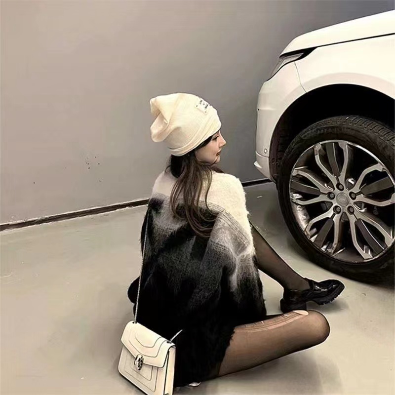 Trendy gradient color sweater design loose and versatile sweater top