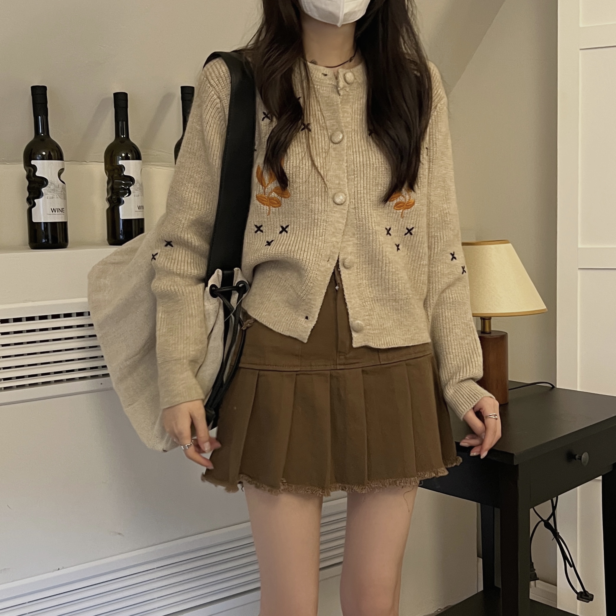 實拍 高質復古刺繡軟糯毛衣設計感溫柔風圓領短款針織開衫