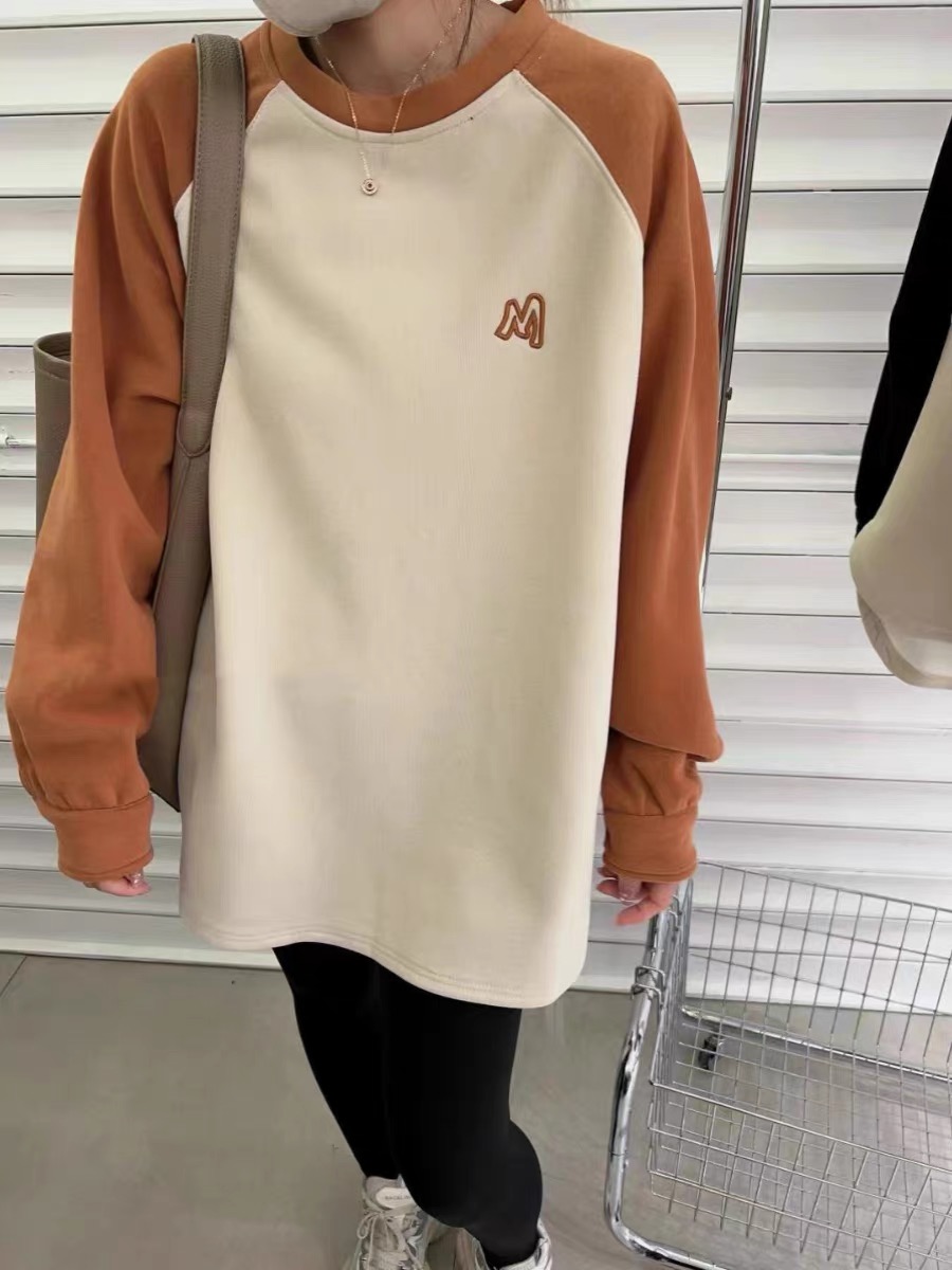 2023 Winter Loose Color Block Raglan Embroidered M Round Neck Mid-Length Velvet Long Sleeve Sweater Women’s Versatile Top