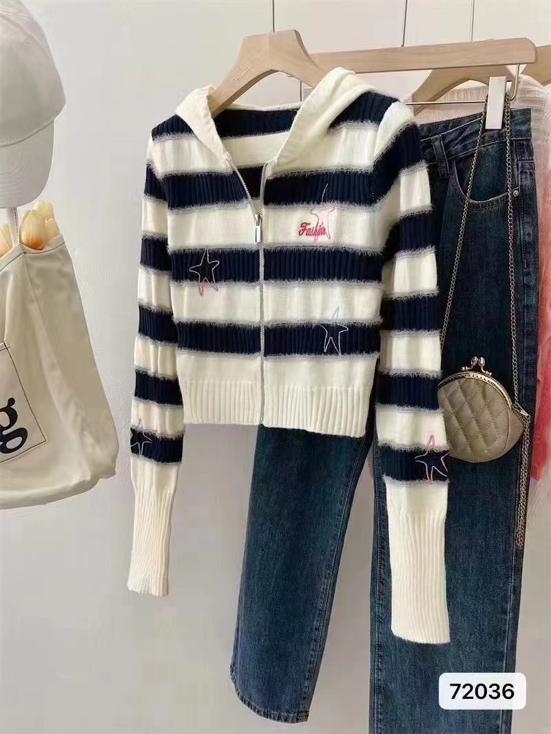 2023秋季新款韓版多巴胺女孩條紋毛毛邊刺繡連帽開衫上衣女