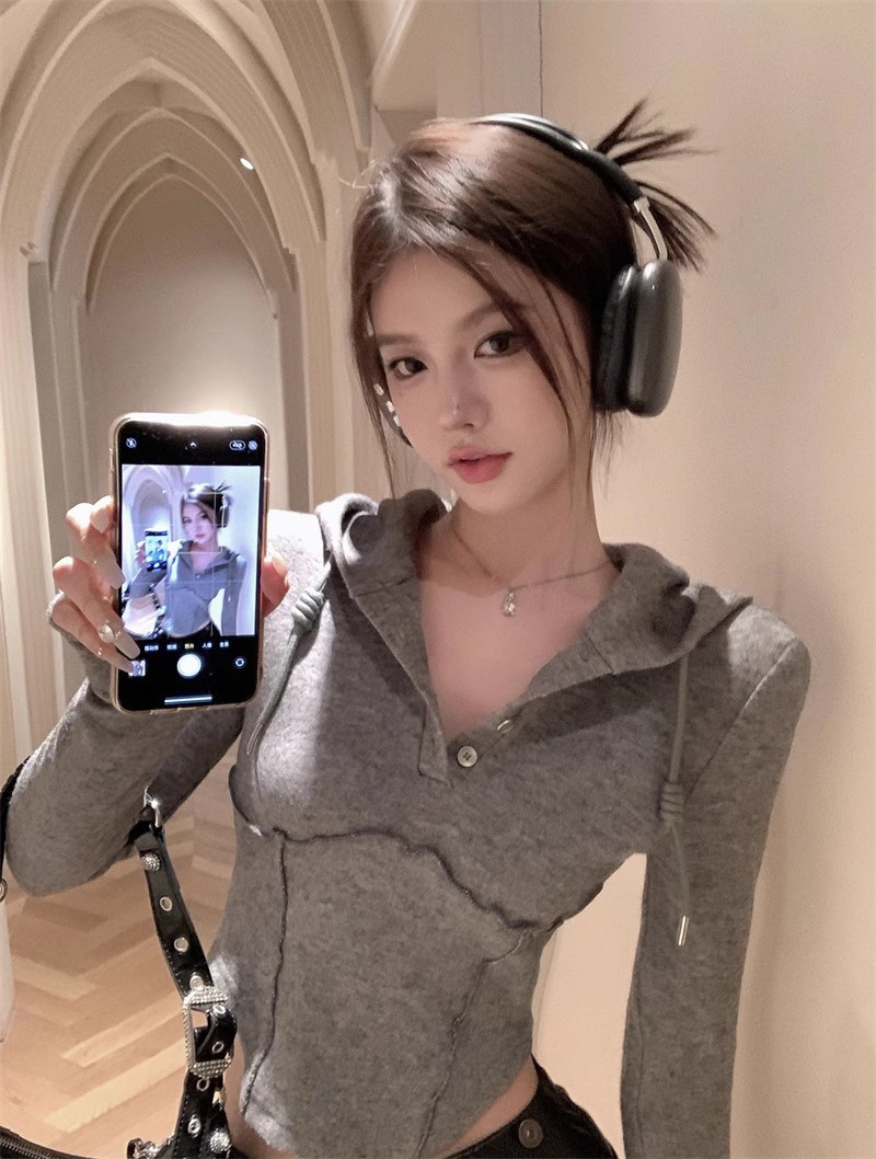 灰色辣妹風長袖連帽拼接tT恤女秋2023新款修身收腰短款打底衫上衣