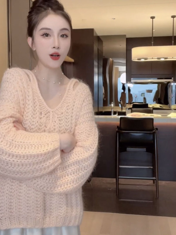 Sweater coat, gentle style, soft and waxy French top, 2023 new style, early autumn, this year's popular design, niche knitted