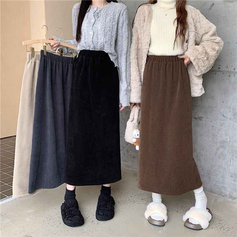 Actual shot of autumn and winter slimming slit corduroy skirt for women