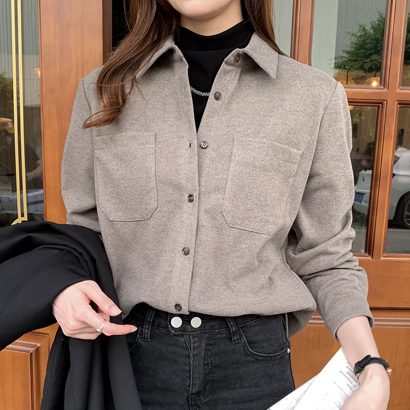 加厚磨毛灰色疊穿翻領襯衫女秋冬新款職業通勤內搭雙口袋長袖襯衣