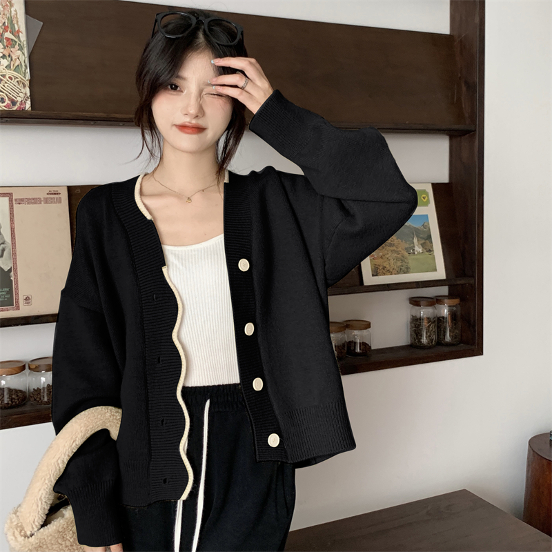 2023 new autumn retro knitted cardigan top design niche loose soft and waxy slim sweater jacket