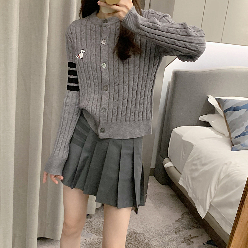 2023年秋冬新款小狗刺繡麻花四槓針織開衫毛衣長袖女外套