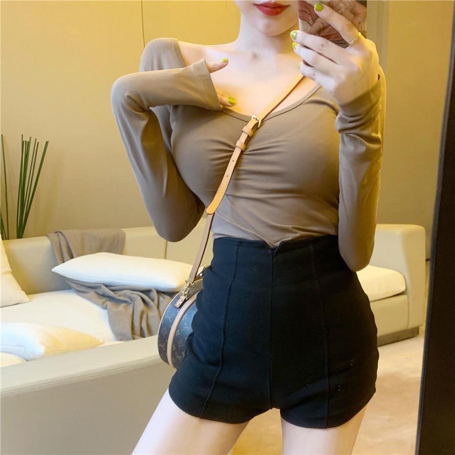Low-necked long-sleeved T-shirt for women in autumn new Korean style niche top hot girl backless slim fit versatile bottoming shirt