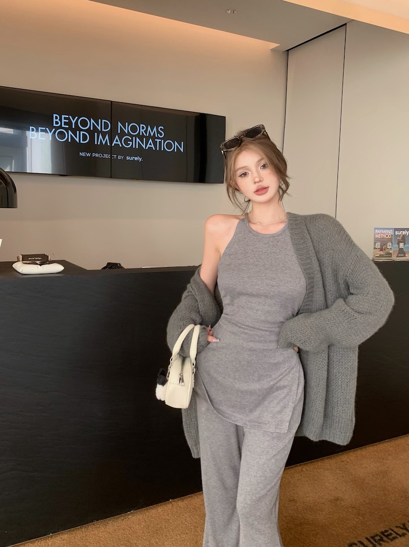 Actual shot of loose soft waxy knitted sweater cardigan jacket + bottoming vest high waist versatile floor-length wide-leg pants