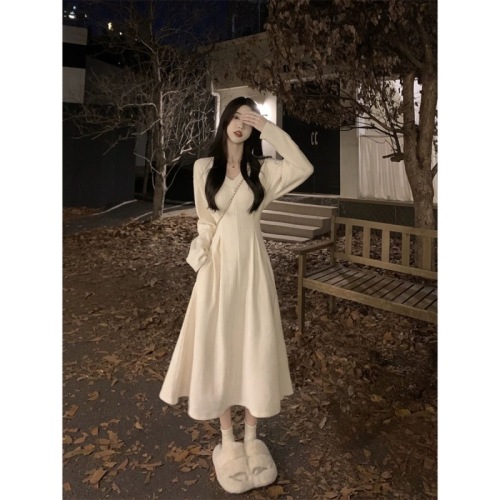 Hepburn style V-neck long-sleeved dress for women autumn  new temperament goddess style waist slimming A-line long skirt