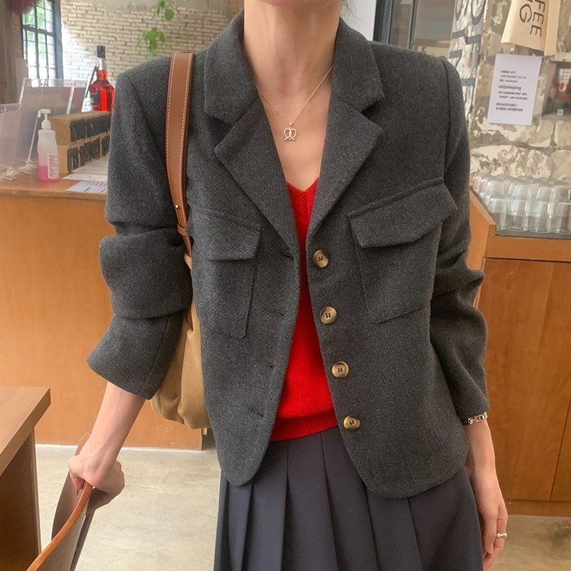 Real shot, retro style, lapel single-breasted woolen suit, long-sleeved jacket top