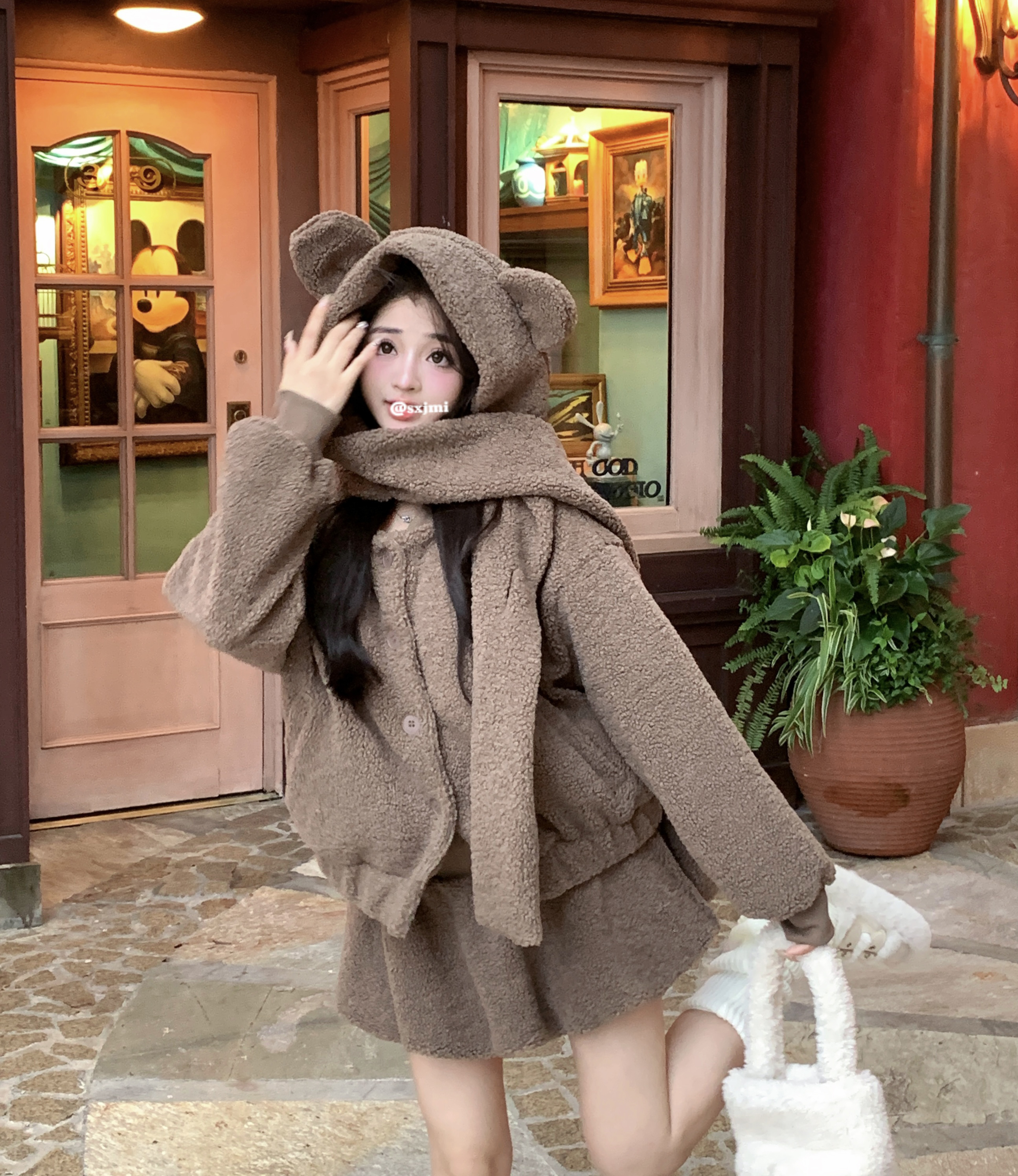 Actual shot of lamb plush hooded bear coat for women in autumn and winter new thickened high waist bud skirt suit
