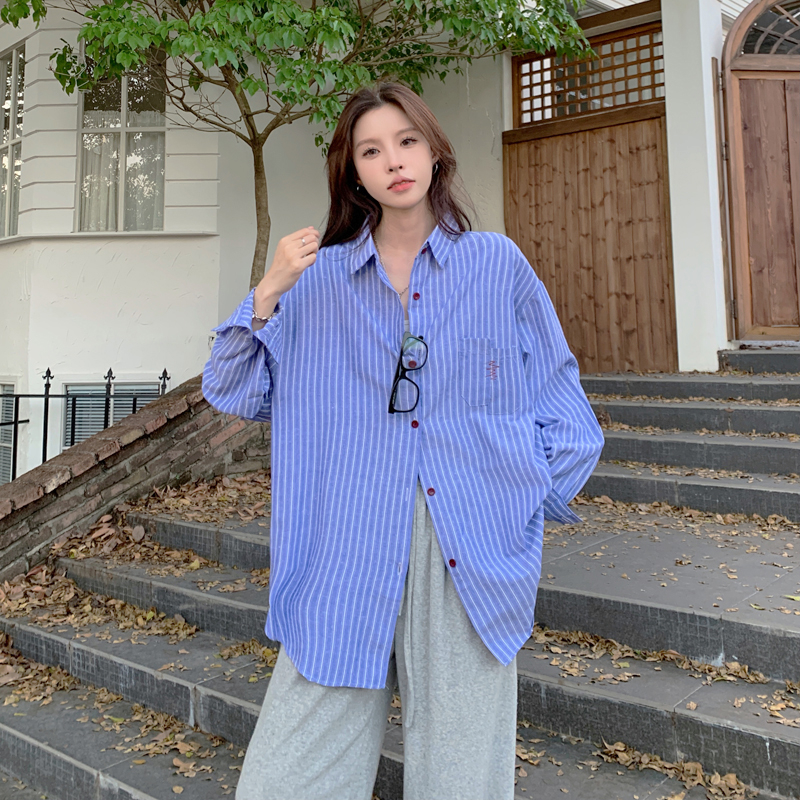 實拍韓系復古條紋襯衫女寬鬆2023年早秋顯瘦設計感小眾長袖外套上