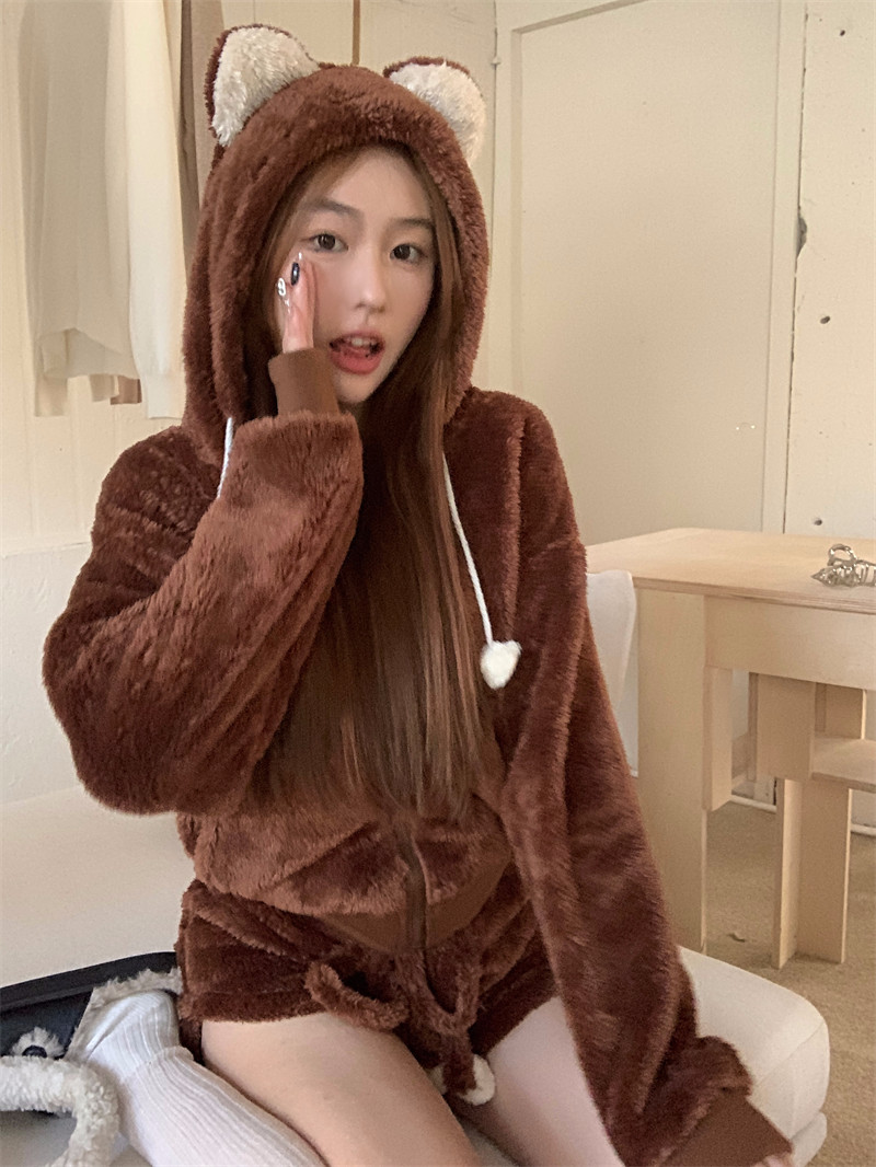 實拍復古設計法拉德小熊連帽外套女高腰毛絨短褲2023新款兩件套