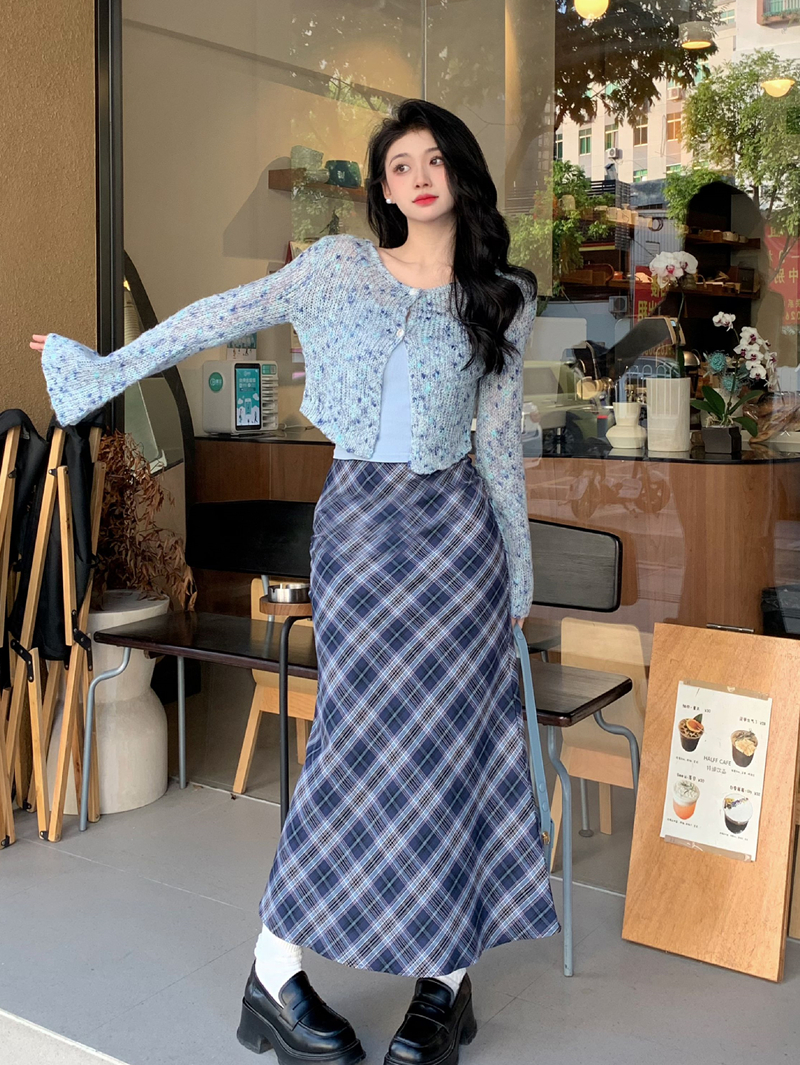 Real shot~Large size women's colorful yarn hollow knitted cardigan autumn pastoral style hot girl trumpet sleeve small cardigan suit