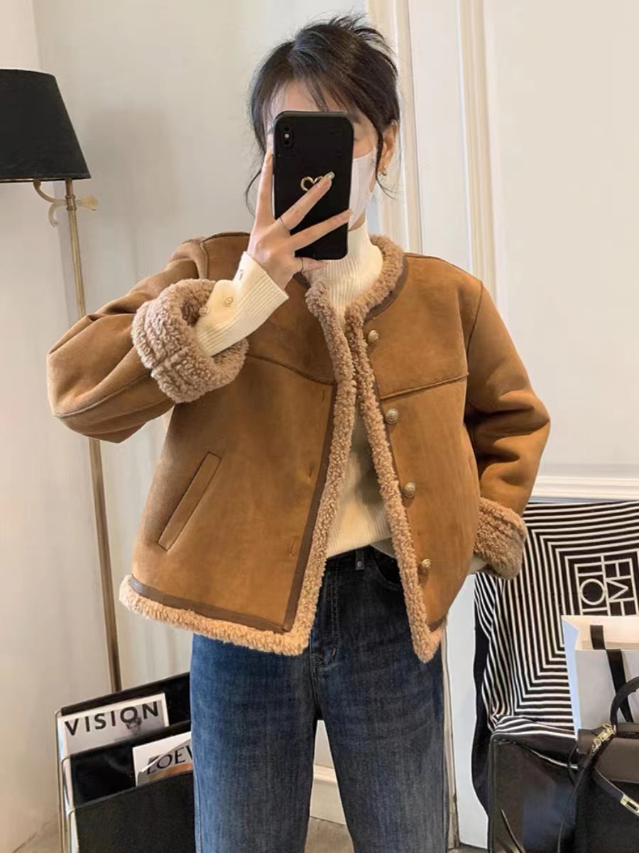 皮毛一體外套2023冬季新款女裝韓版小個子短款加絨圓領羊羔毛上衣