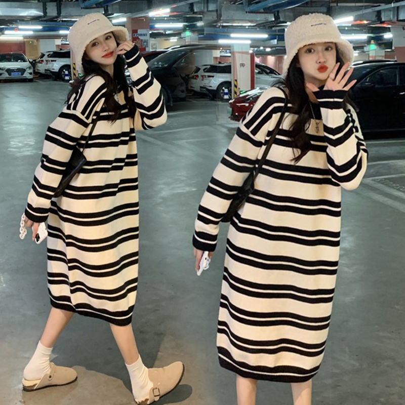 Autumn and winter thickened cashmere large size knitted cardigan jacket retro loose lazy style mid-length sweater outer layer