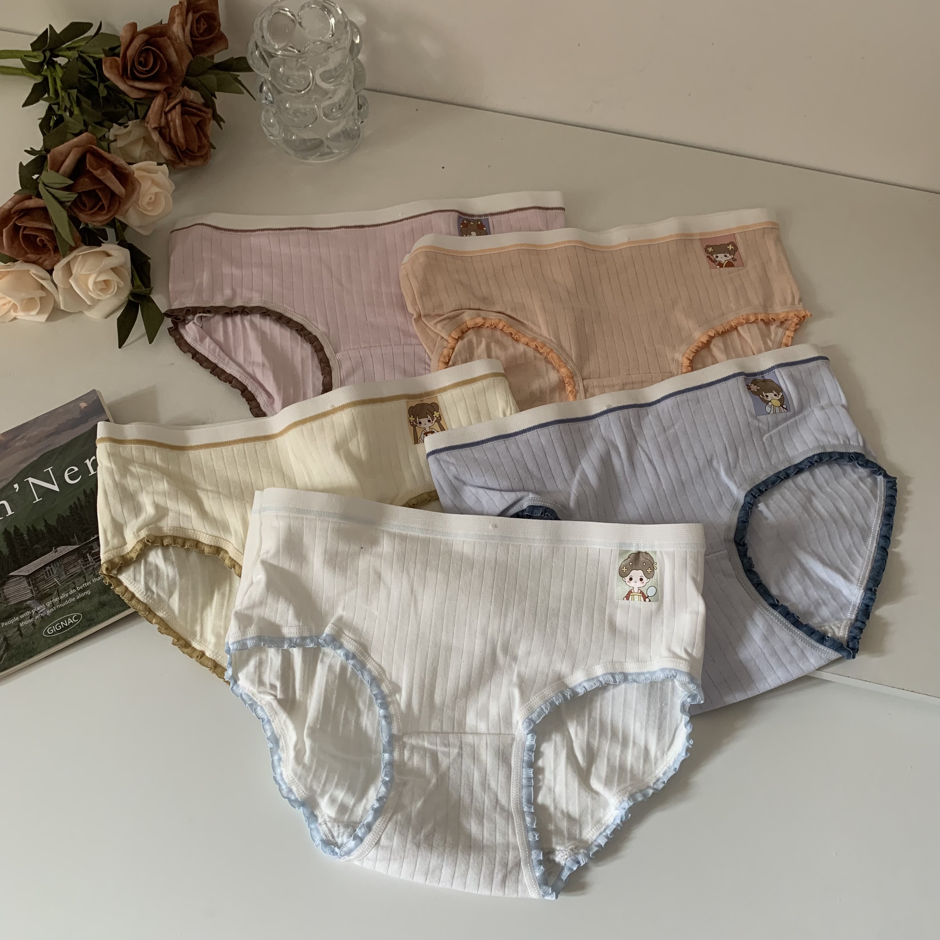 Real shot of Korean style pure cotton underwear for Japanese girls, cute and sweet cartoon student briefs 5 pack