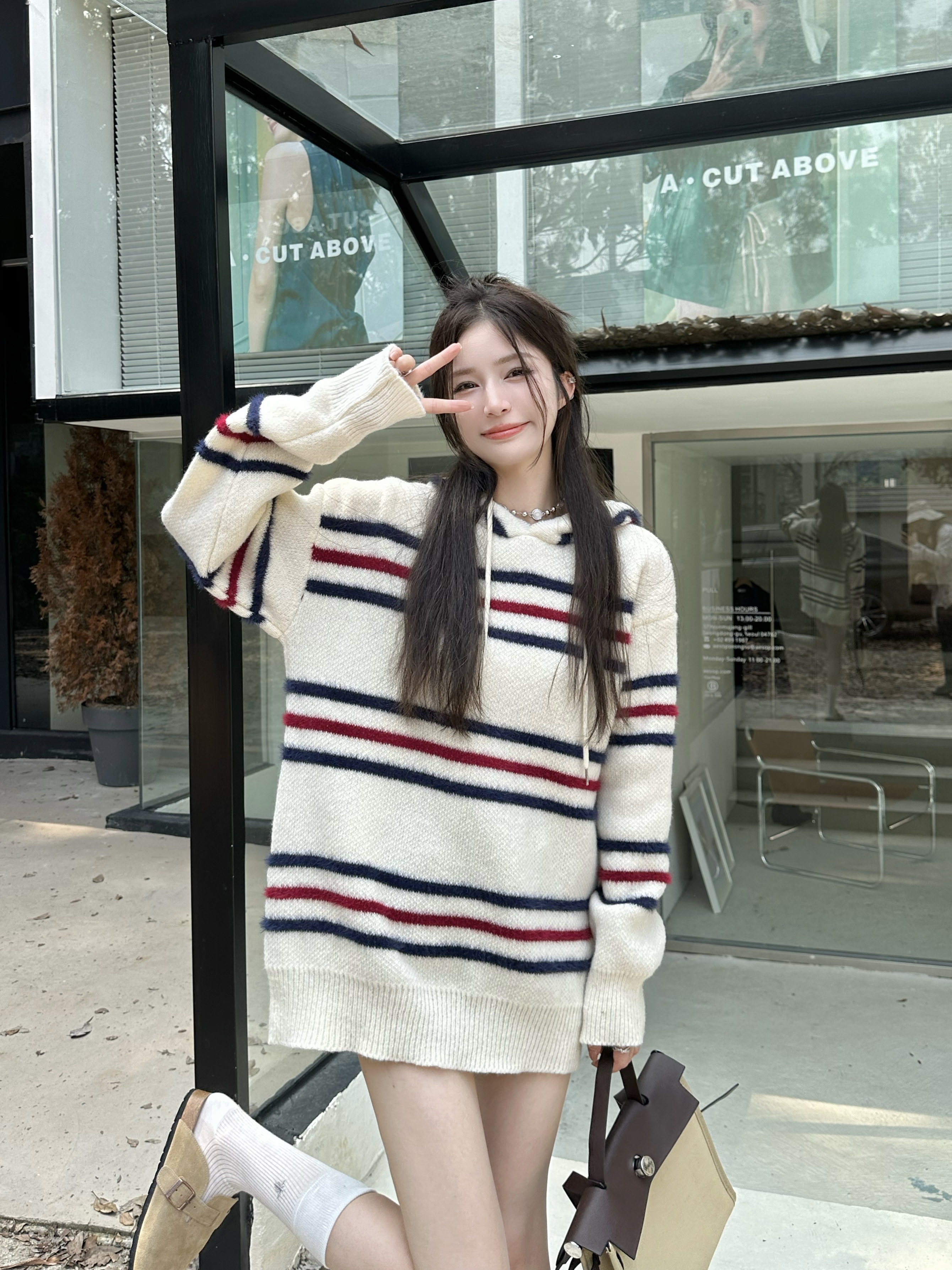 Real shot of Hong Kong style retro striped sweater for women in autumn and winter, high-end, super nice, lazy style loose hooded jacket