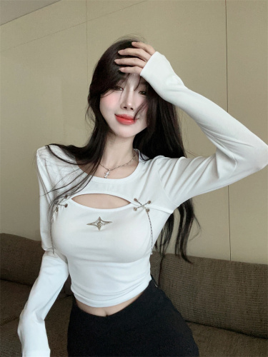 Real shot of retro sexy slim fit short sweet and spicy hollow bottoming shirt with long sleeves and inner top T-shirt