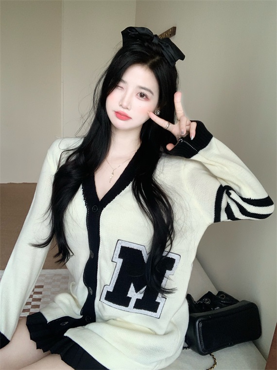 Actual shot~Versatile casual loose lazy long-sleeved letter V-neck mid-length knitted sweater jacket