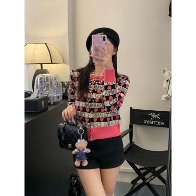 French fashionable Internet celebrity round neck knitted cardigan for women in autumn and winter design retro slim fashion versatile sweater jacket