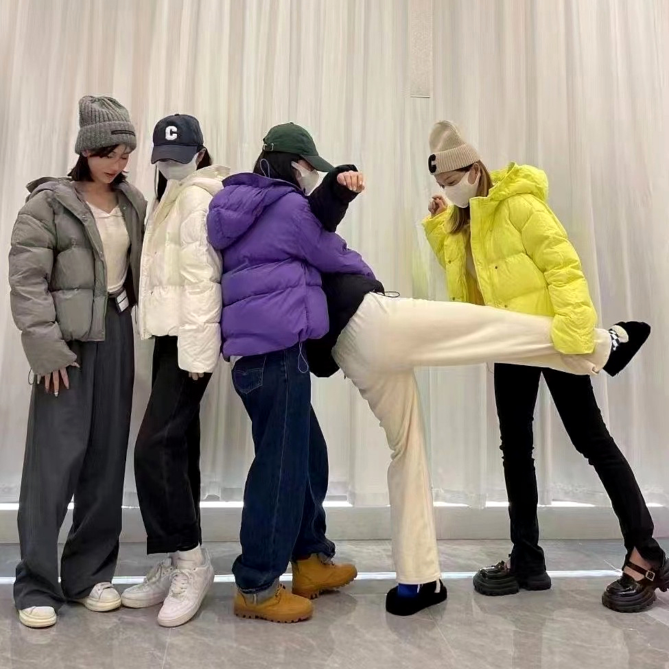 Small down jacket women's short 2023 winter new Korean style bud hat thickened loose bread coat cotton jacket