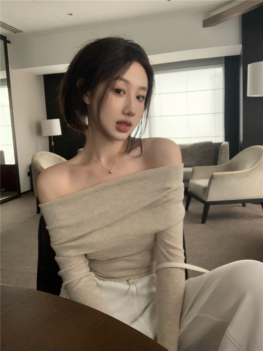 杏色毛衣設計感一字肩針織衫女秋季長袖緊身打底辣妹性感短款上衣