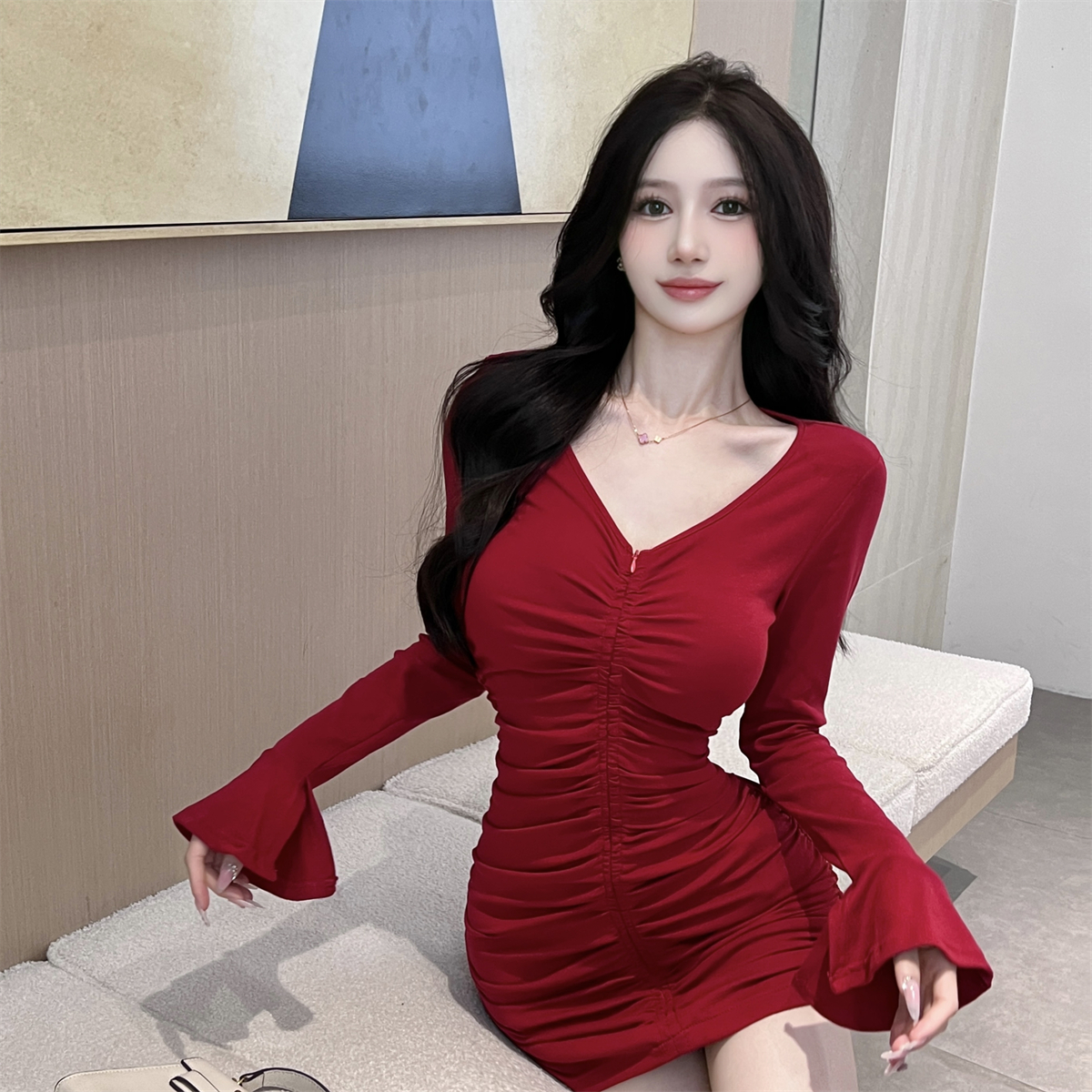 Real shot European V-neck pleated zipper hip-covering dress hot girl pure lust sexy temperament long-sleeved short skirt