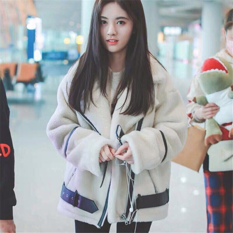 Celebrity Ju Jingyi's same style lamb wool jacket for women winter off-white loose short cotton jacket for women thickened motorcycle jacket