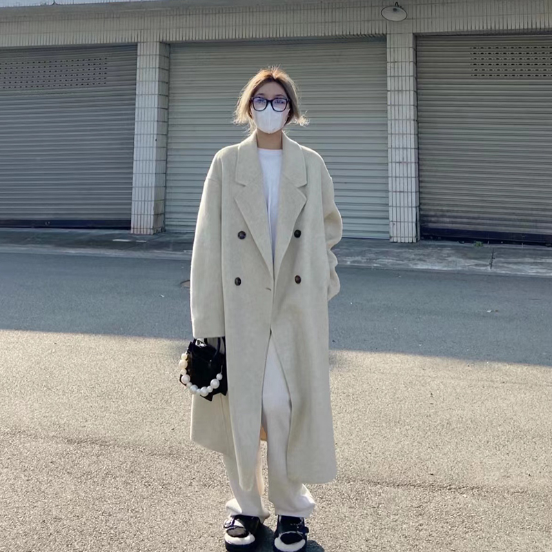 White woolen coat for women 2023 autumn and winter new style high-end Hepburn style woolen coat for small people Korean style