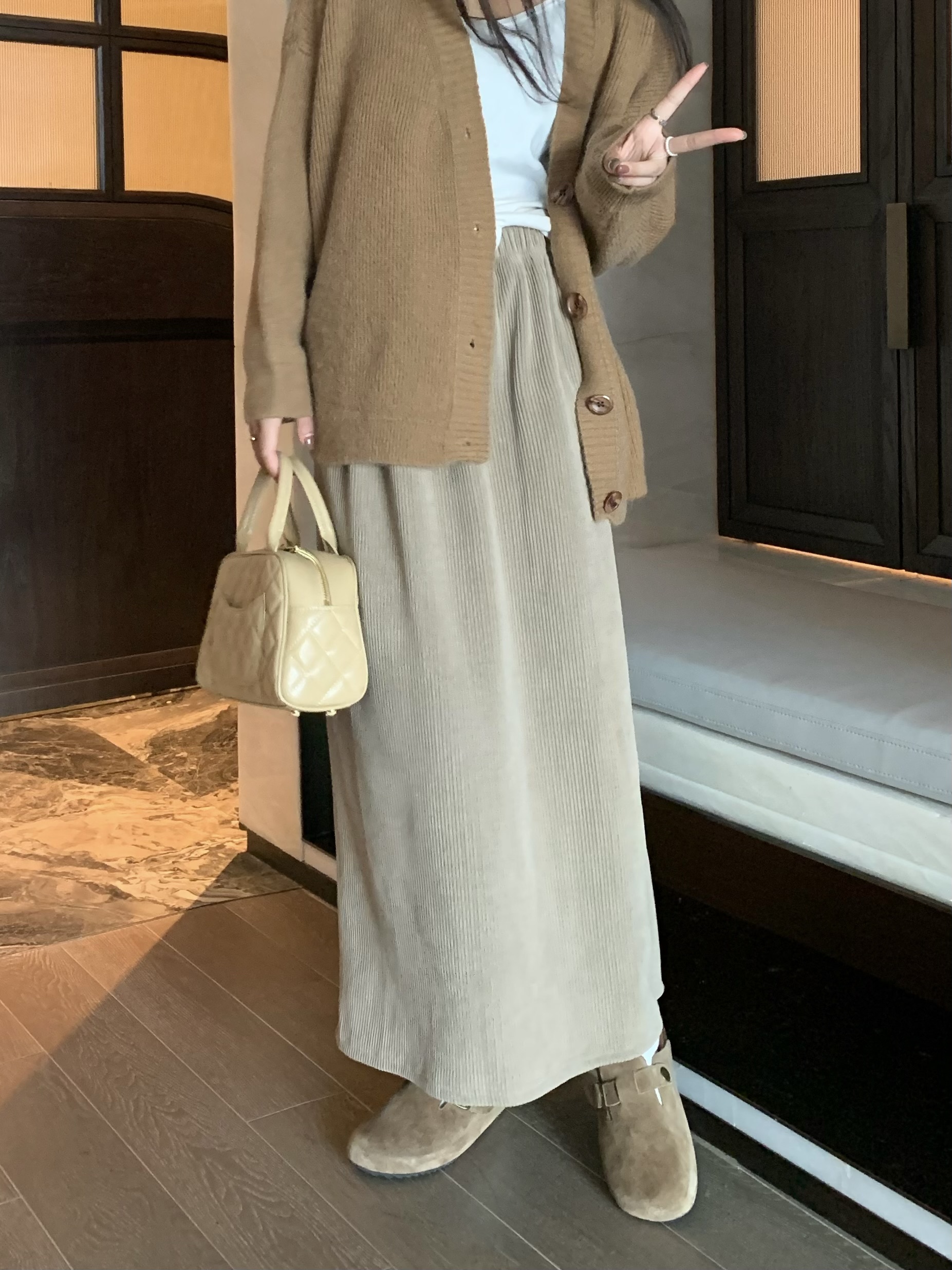 實拍～加厚後開叉寬高腰條坑條絨A字裙子半身裙