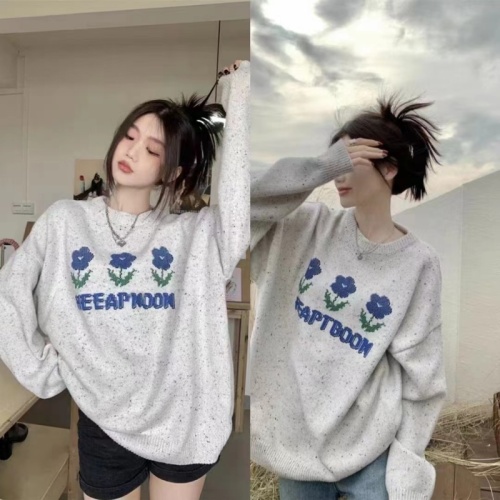 Japanese retro floral long-sleeved pullover sweater for women in autumn and winter soft and waxy lazy loose design niche knitted top