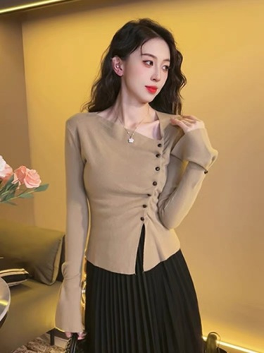 Shipped around the 9th - new hot girl sexy irregular v-neck knitted bottoming shirt for women with design long-sleeved tops