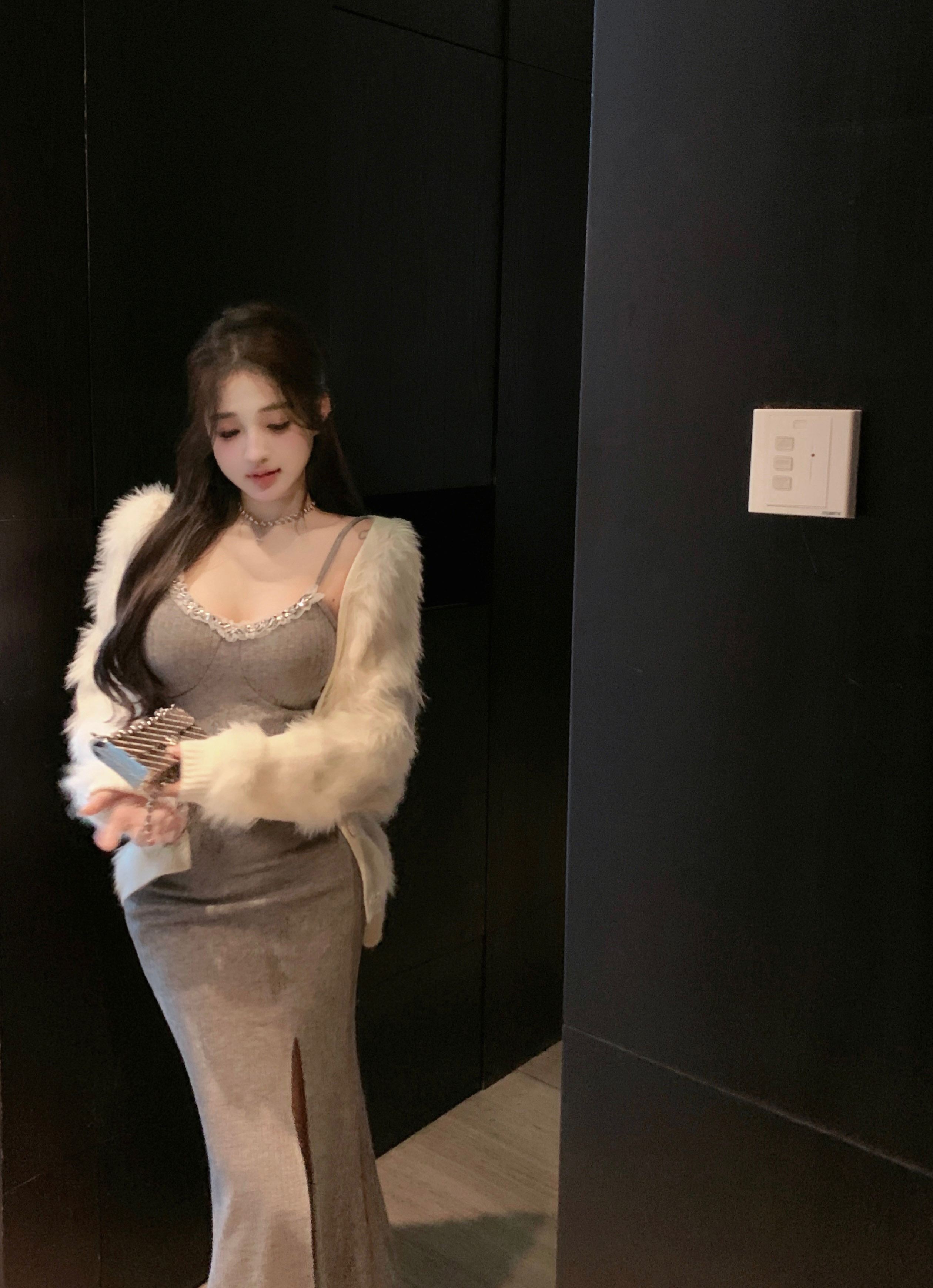 Real shot~Sweet and spicy diamond V-neck slit design suspender dress slim bottoming skirt plush coat