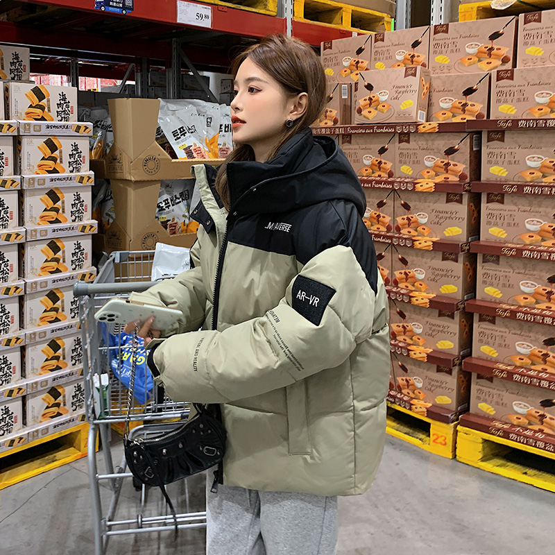 Real shot European station contrasting color hooded down jacket for women short and small 2023 winter warm work jacket