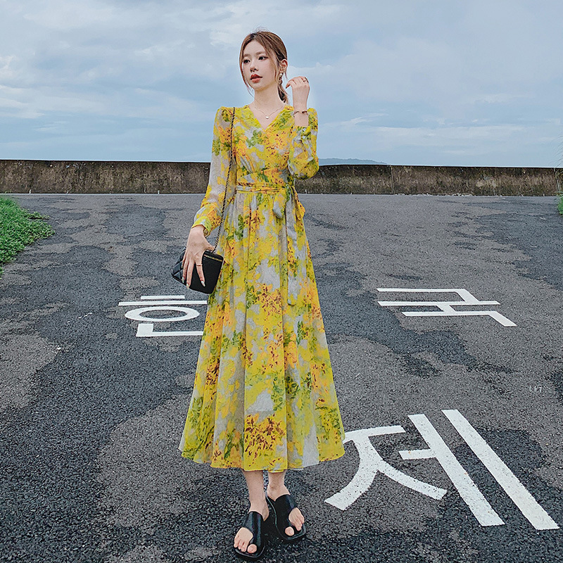 V-neck temperament dress light luxury shirt sexy nightclub hot mom French retro slit slim royal sister floral floral