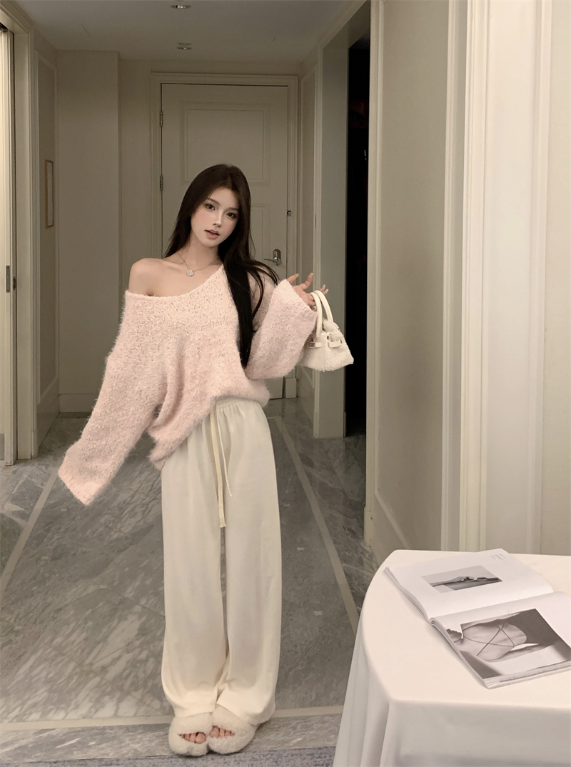 Actual shot of lazy style loose sweater top + casual loose wide leg cool suit