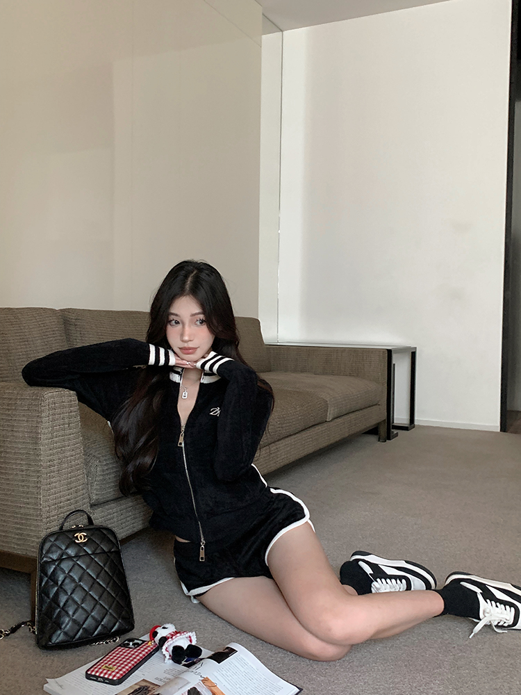 實拍 女明星私服miu yb定染柔軟天鵝絨運動風套裝女秋