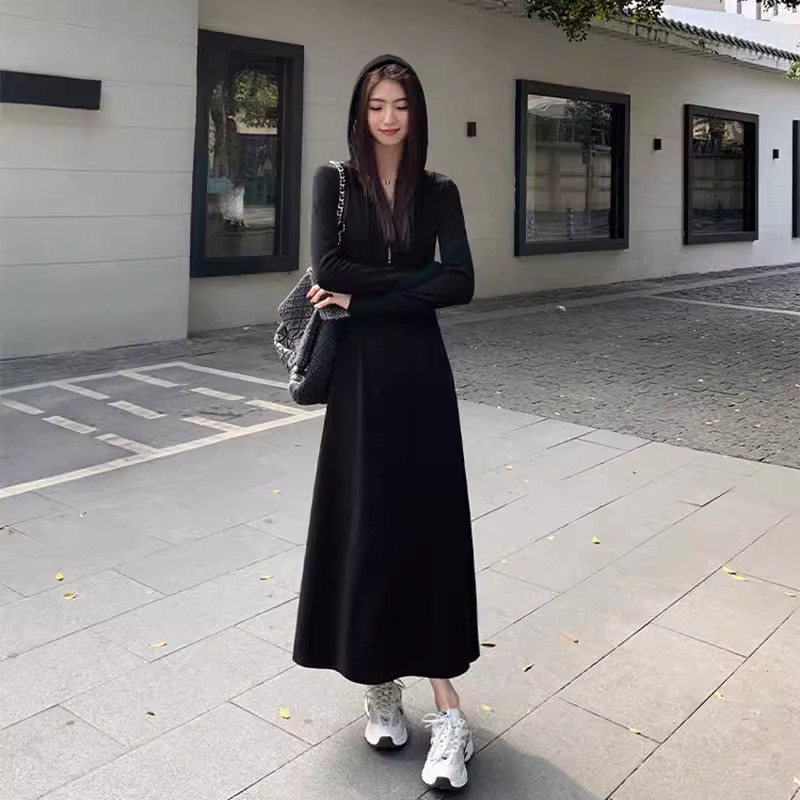 黑色連帽連衣裙女春季新款寬鬆百搭顯瘦長款針織裙
